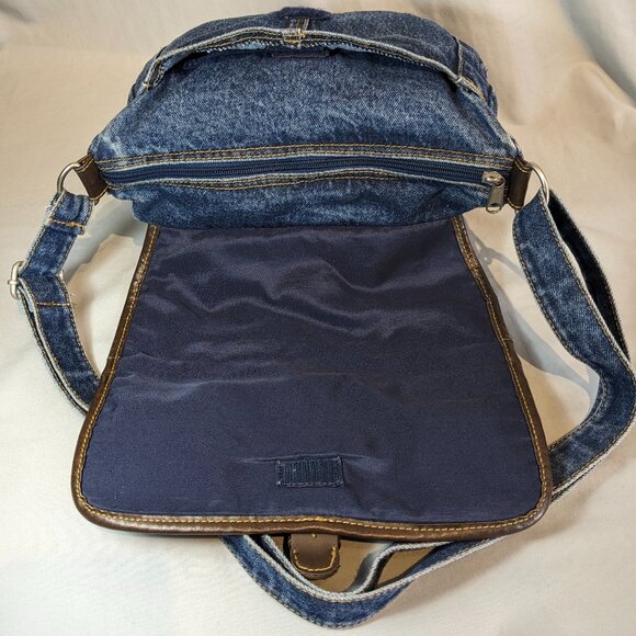 Beautiful boho denim bag with faux leather trim! Excellent used condition! - Picture 8 of 15